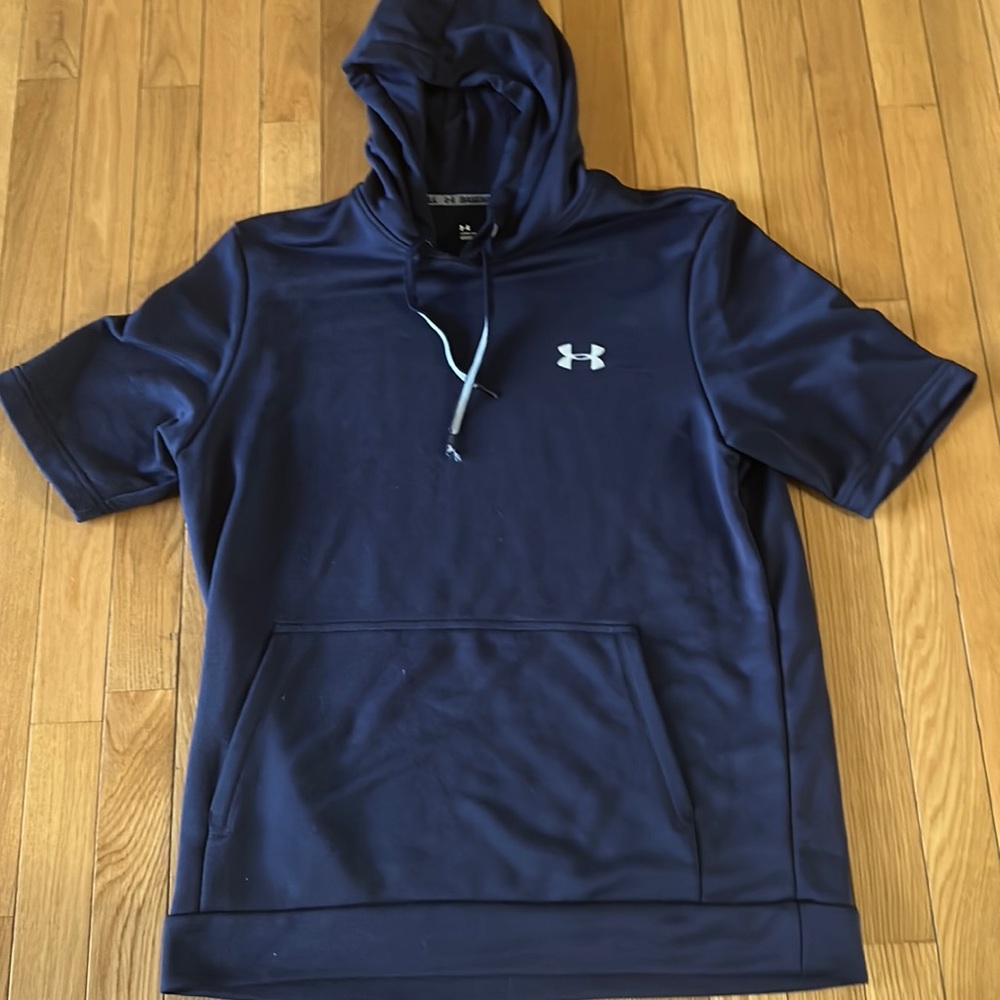 Men’s Under Armour shirt